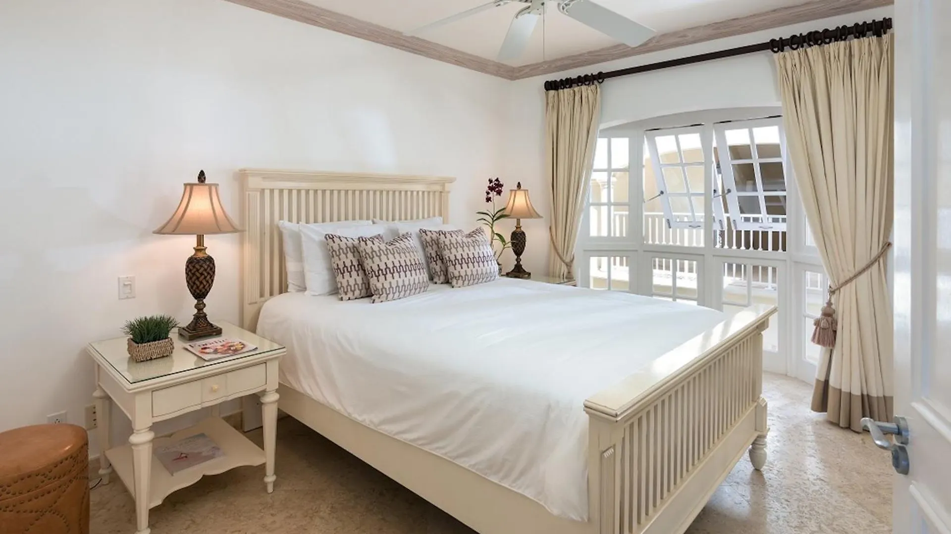 Luxury 5 Stars Royal Apartments -1 Bed Communal Pool Saint James